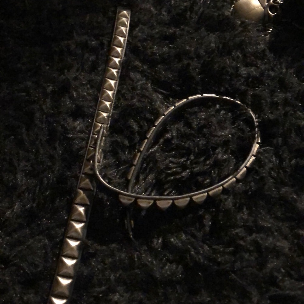 Studded choker and bracelet (s) - Picture 2 of 2